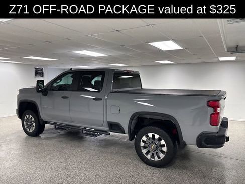 Used 2024 Chevrolet Silverado 2500 Custom w/ Custom Value Package image 6