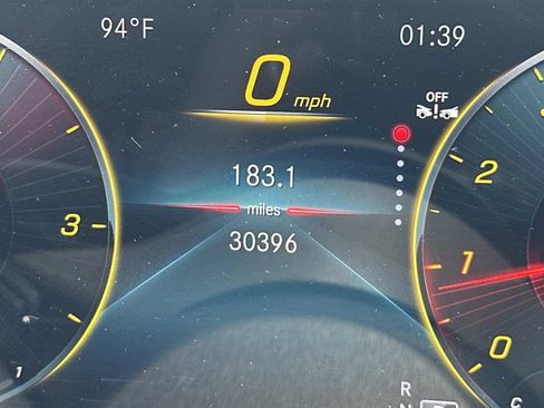 Used 2023 Mercedes-Benz GLB 250 4MATIC w/ Premium Package image 30