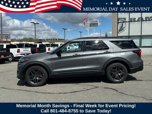 Used 2025 Ford Explorer ST-Line w/ ST-Line Street Pack AWD/4WD image 2