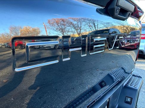 Used 2024 Chevrolet Colorado LT w/ LT Convenience Package III image 28