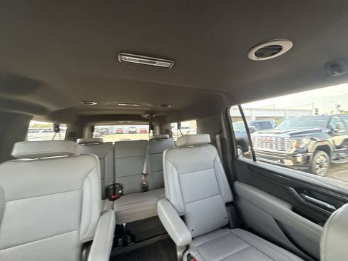 Certified 2025 GMC Yukon XL Elevation AWD/4WD image 12