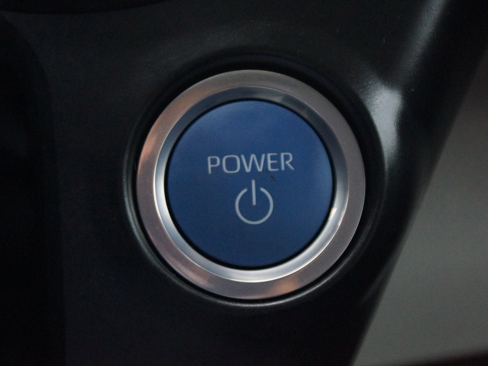 Used 2024 Toyota Sienna LE FWD image 8