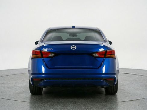 Used 2025 Nissan Altima 2.5 SV image 7