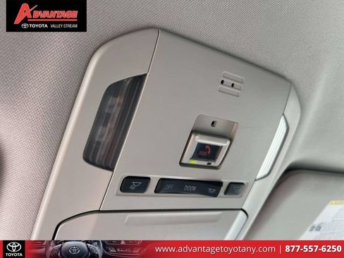 Used 2023 Toyota Highlander LE AWD/4WD image 36