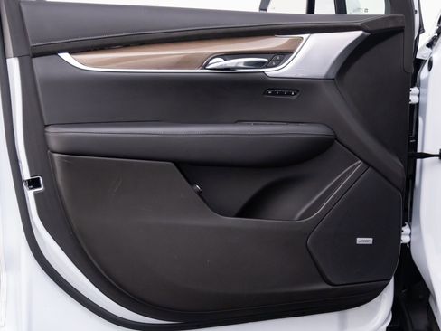 Certified 2024 Cadillac XT6 Premium Luxury w/ Platinum Package image 18