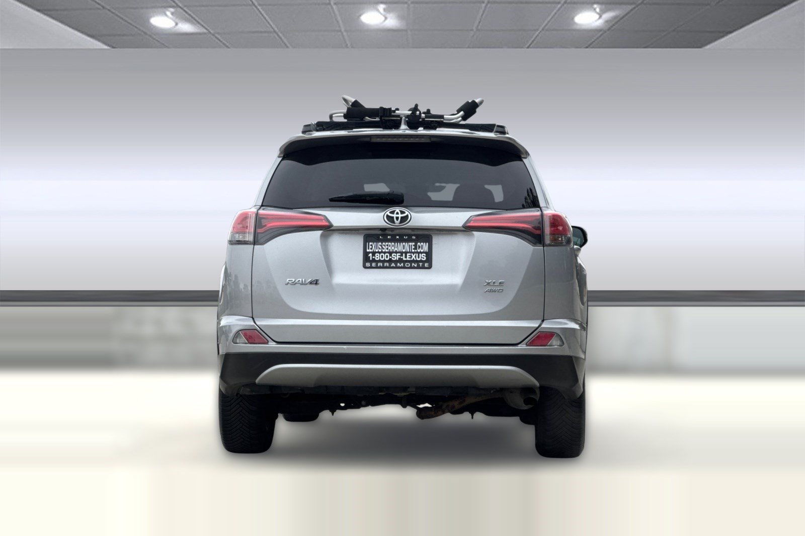 Used 2018 Toyota RAV4 XLE w/ Plus Extra Value Package AWD/4WD image 9