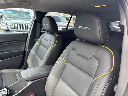 Used 2025 Chevrolet Trax ACTIV FWD image 9