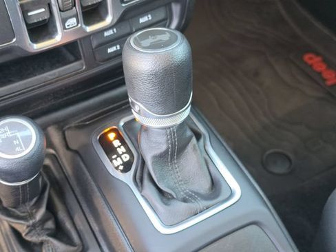 Used 2020 Jeep Wrangler Unlimited Sport S AWD/4WD image 32
