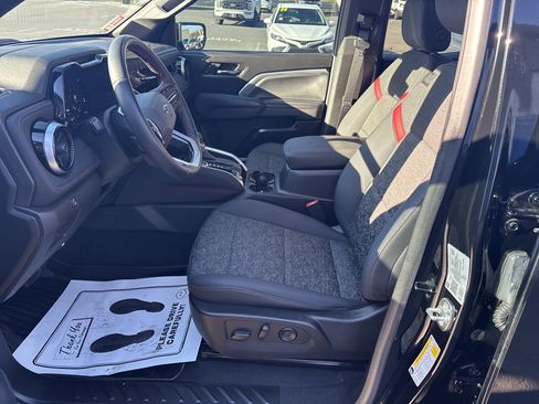 Used 2024 Chevrolet Colorado Z71 w/ Z71 Convenience Package 2 image 12