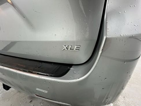 Used 2015 Toyota Sienna XLE image 31