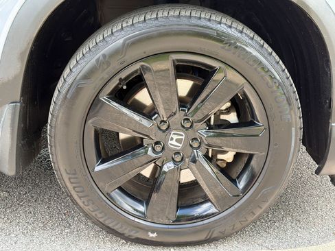 Used 2025 Honda Pilot Black Edition image 13