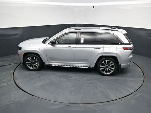 Used 2023 Jeep Grand Cherokee Overland w/ Advanced Protech Group III image 46