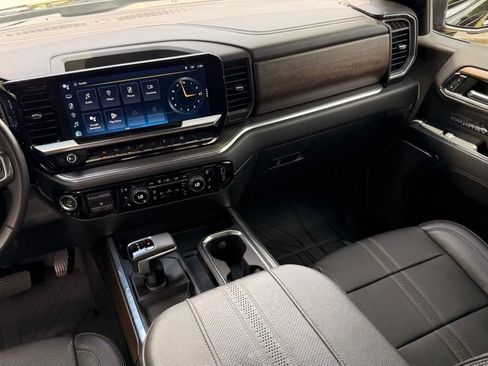 Used 2023 Chevrolet Silverado 1500 High Country w/ High Country Premium Package AWD/4WD image 27