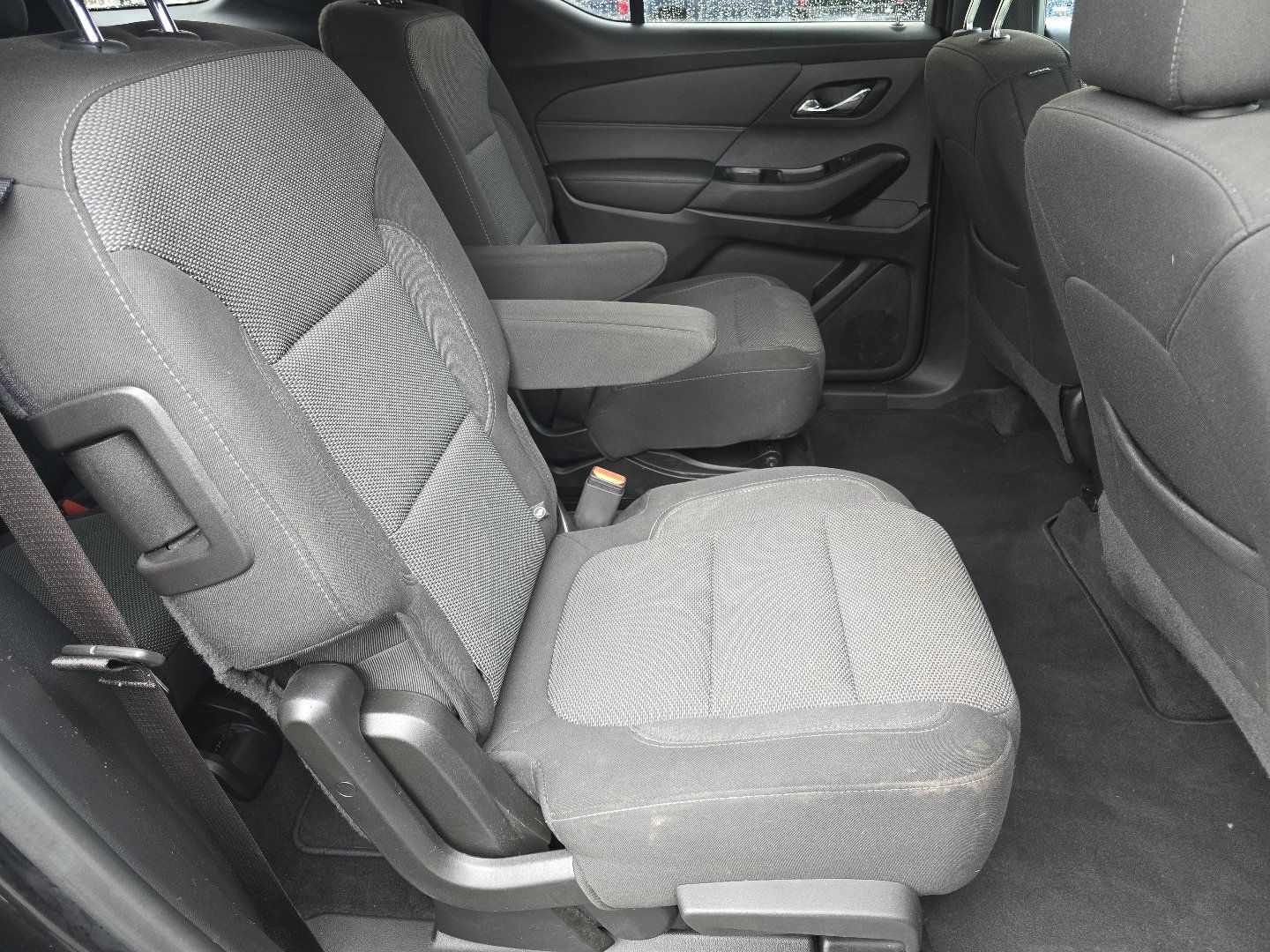 Used 2023 Chevrolet Traverse LT FWD image 29