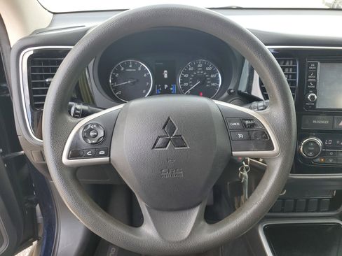 Used 2018 Mitsubishi Outlander ES image 29