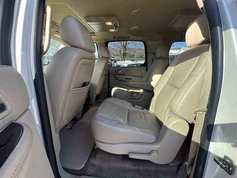 Used 2014 Cadillac Escalade ESV Premium AWD/4WD image 30