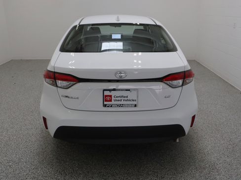 Used 2025 Toyota Corolla LE FWD image 8