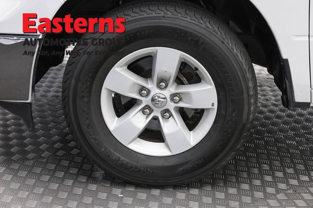 Used 2024 RAM 1500 Classic SLT AWD/4WD image 31