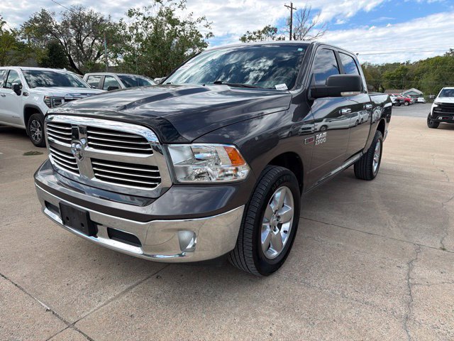 Used 2018 RAM 1500 Classic SLT w/ SLT Plus D←cor Group AWD/4WD image 2