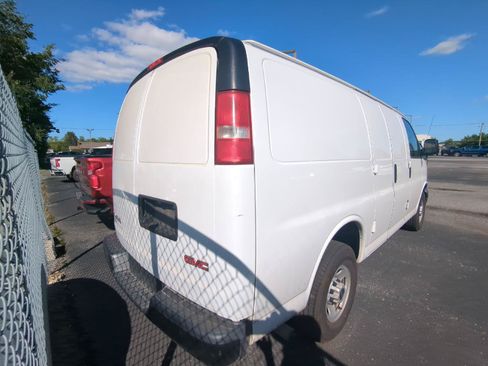 Used 2018 GMC Savana 2500 RWD image 4