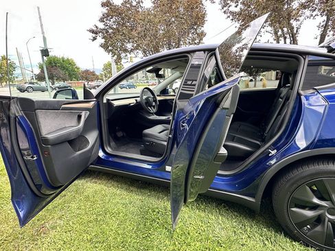 Used 2025 Tesla Model Y Long Range AWD/4WD image 21