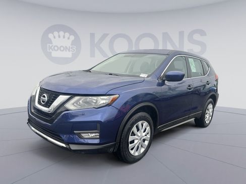 Used 2018 Nissan Rogue S AWD/4WD image 1