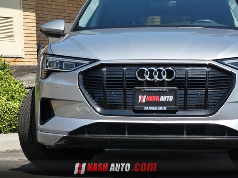 Used 2021 Audi e-tron Premium Plus AWD/4WD image 18