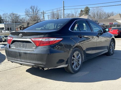 Used 2017 Toyota Camry SE image 6