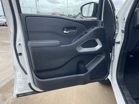 Certified 2024 Nissan Frontier SV image 14