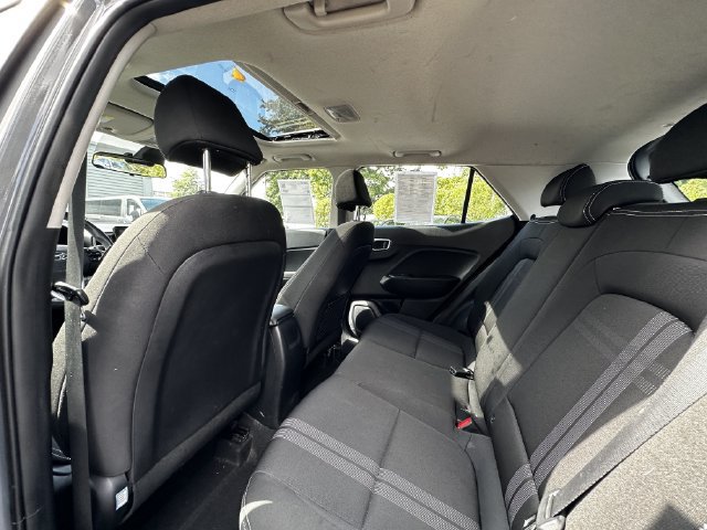 Used 2022 Hyundai Venue SEL FWD image 18