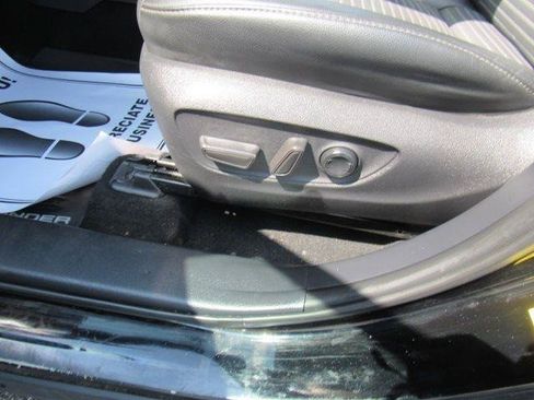 Used 2021 Toyota Highlander XSE AWD/4WD image 23