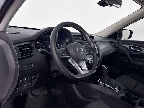 Used 2020 Nissan Rogue SV w/ Premium Package image 12