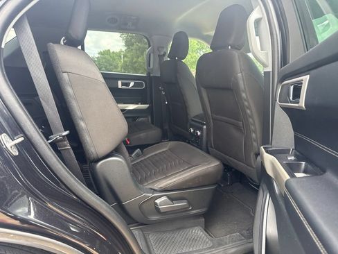 Used 2021 Ford Explorer XLT RWD image 11