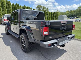 Used 2023 Jeep Gladiator Sport AWD/4WD video 5