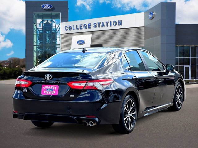 Used 2019 Toyota Camry SE FWD image 6