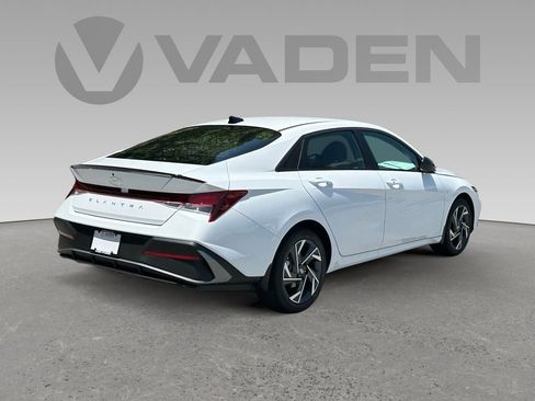 New 2025 Hyundai Elantra Sport image 18