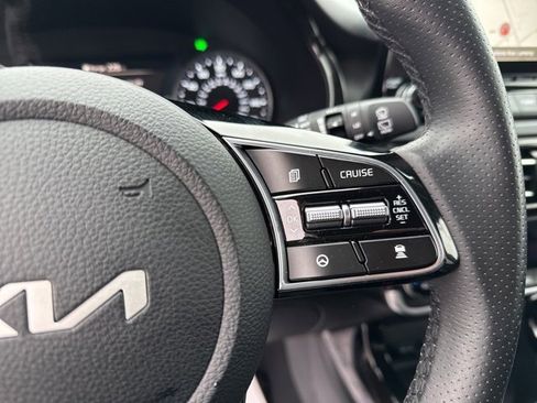 Used 2023 Kia Seltos SX w/ SX Sunroof Package image 17