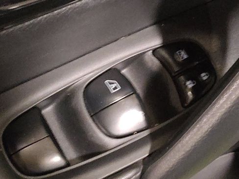 Used 2022 Nissan Rogue Sport SV FWD image 27