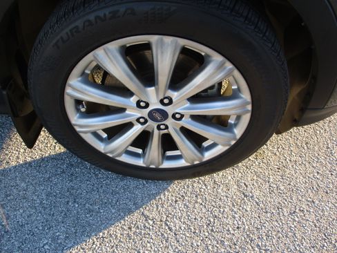 Used 2017 Ford Escape Titanium image 9