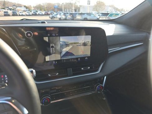 Used 2025 Chevrolet Equinox LT w/ Convenience Package II image 18