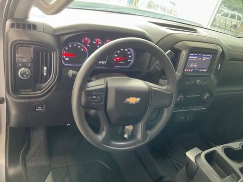Used 2020 Chevrolet Silverado 1500 Custom w/ Custom Value Package RWD image 6