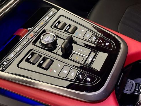 Used 2025 Aston Martin DBX 707 AWD/4WD image 17