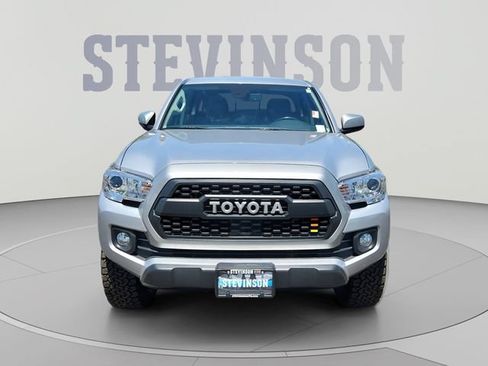 Used 2019 Toyota Tacoma SR5 AWD/4WD image 8
