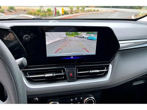 Used 2025 Chevrolet TrailBlazer LT FWD image 21