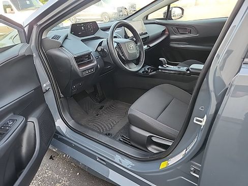 Used 2024 Toyota Prius Prime FWD image 28