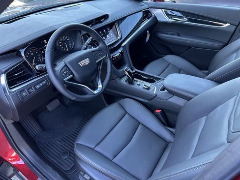 New 2025 Cadillac XT6 Premium Luxury w/ Technology Package FWD image 10