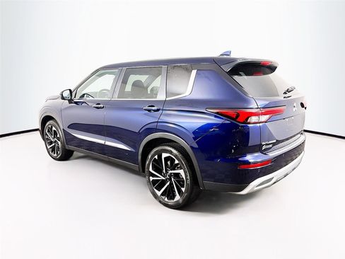 Used 2024 Mitsubishi Outlander SE AWD/4WD image 5