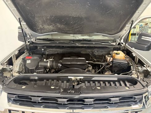 Used 2021 Chevrolet Silverado 2500 LT w/ Fleet Comfort Package AWD/4WD image 12