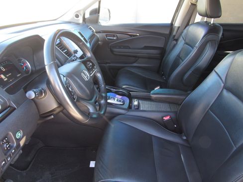 Certified 2019 Honda Pilot Touring image 18