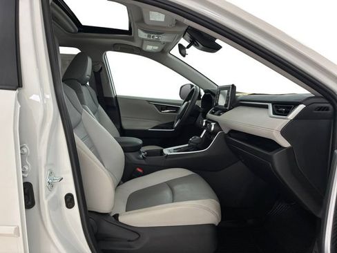 Used 2022 Toyota RAV4 XLE Premium AWD/4WD image 14